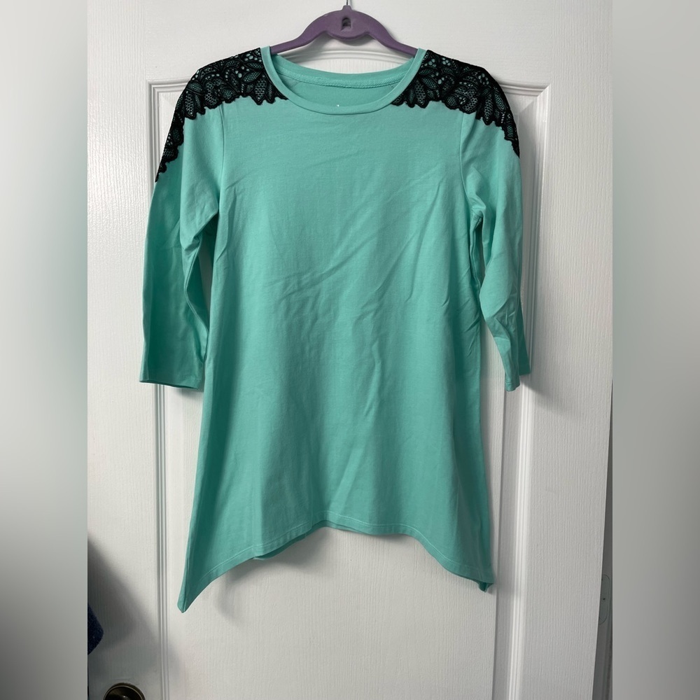d & co Denim and Company Tunic Top Womens Teal/Black Lace Pullover